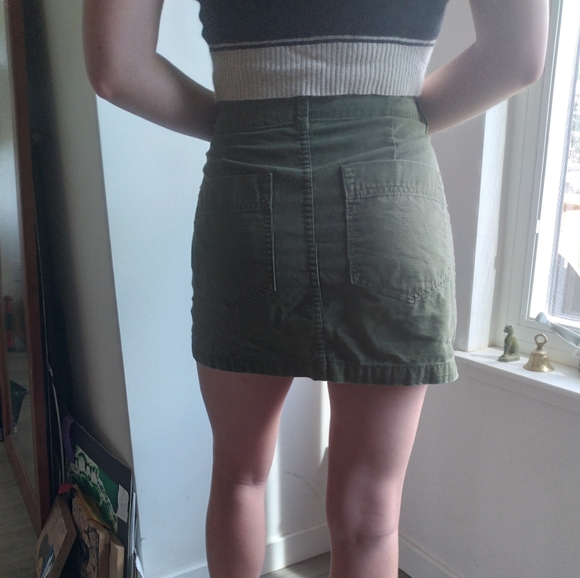 Green denim skirt by Indigo Rein. 100% Cotton. - Picture 3 of 3